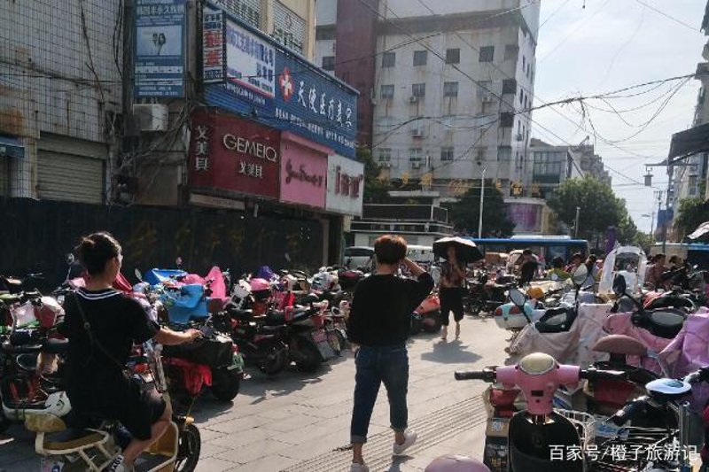 忆念服装:引领时尚潮流的服装品牌